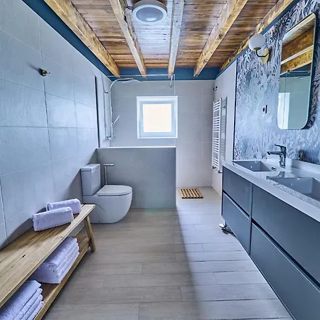 Ojangoiti With Outlet For Electric Vehicle By Kabia Gestion Holiday home Gautegiz Arteaga